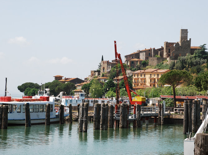 il molo di Passignano sul Trasimeno - comuni del trasimeno