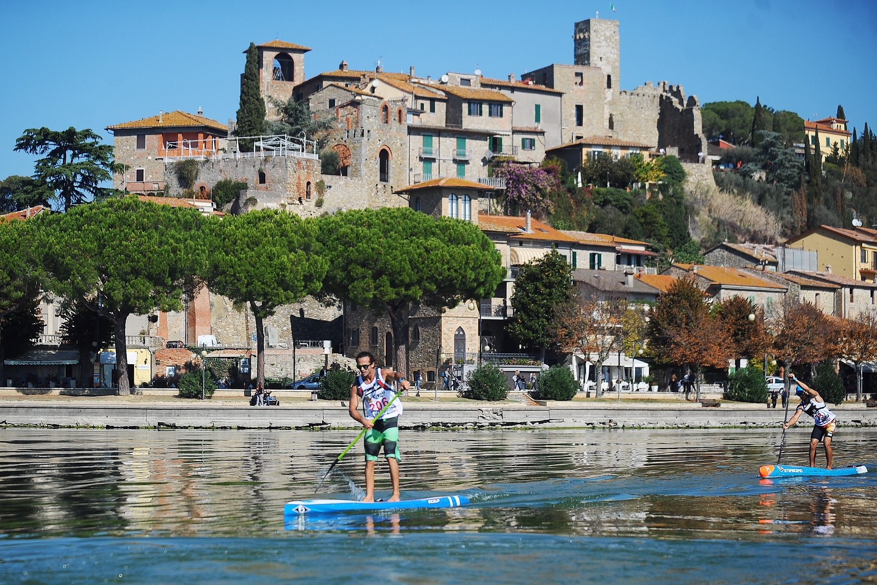 Cosa fare a Passignano sul Trasimeno - sporta acquatici - SUP