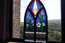 Piegaro e San Sepolcro più vicini grazie al vetro  Con l’inaugurazione della mostra “Di fiore in fiore”